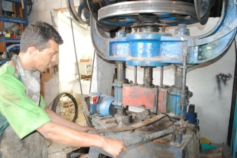 Foto 2:  — Posto de Molas Caminhoneiro